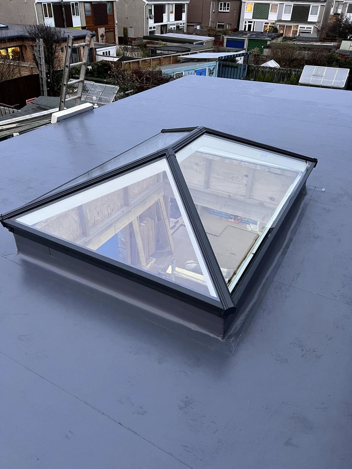 Roof lantern installed on a flat roof extension